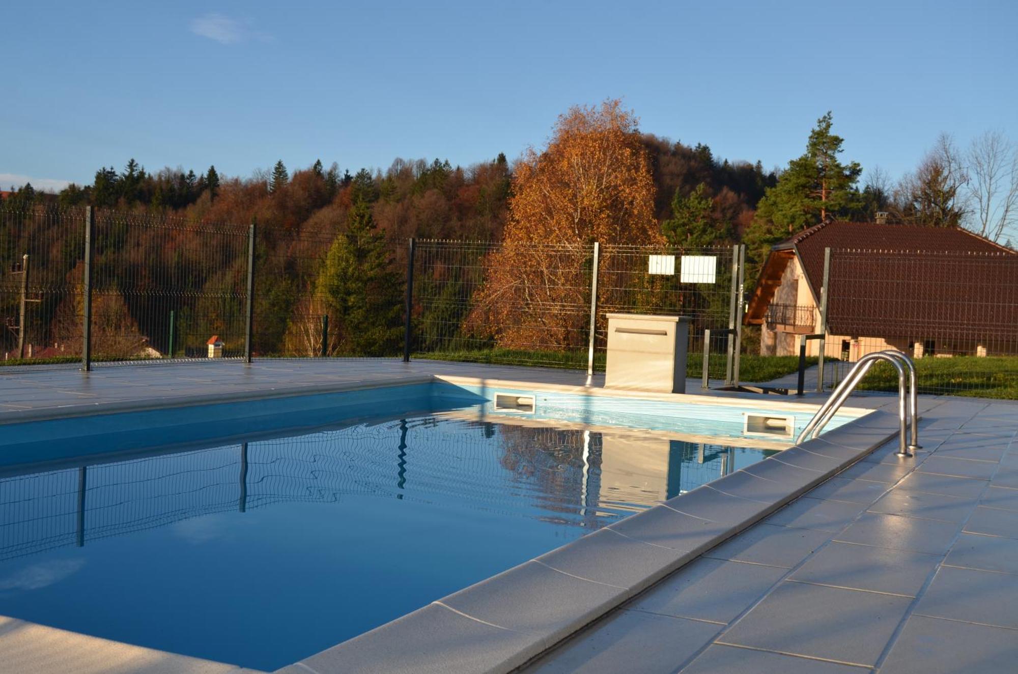Holiday Home With Hot Tub And Sauna Sabina Rovte Exterior foto
