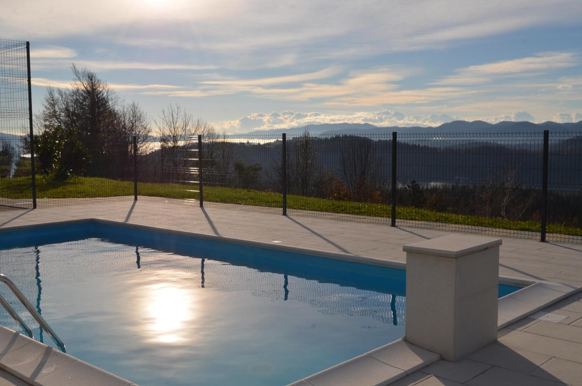 Holiday Home With Hot Tub And Sauna Sabina Rovte Exterior foto
